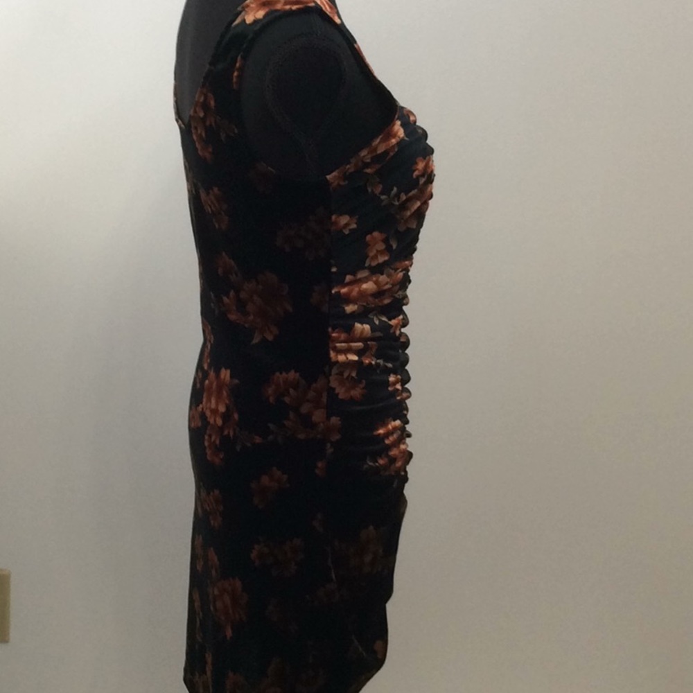 Free press black floral velvet dress NWT. - Picture 4 of 4